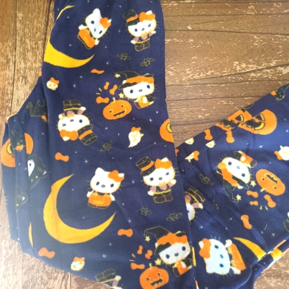 Hello kitty x Halloween 2024 Pajama Pants BNWT VHTF RARE - Picture 9 of 9
